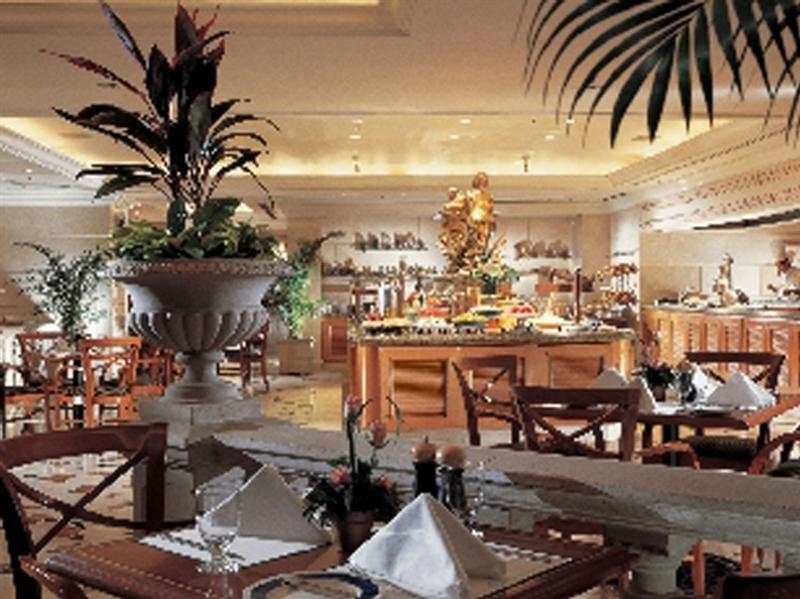 Khách sạn Orchard 5*